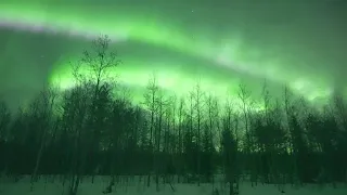 Сказочное северное сияние украсило небо над финской Лапландией