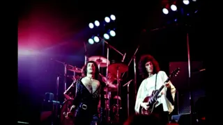 13. Seven Seas Of Rhye (Queen - Live In Sheffield: 11/5/1974)