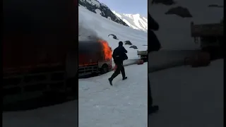 Fire broke out in truck at Zojila pass Ladakh