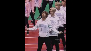 💜ᗷTS⟭⟬💜 v funny dance💜💜❤