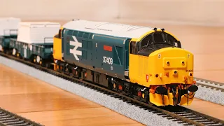 Accurascale BR Class 37 Nuclear Train OO Unboxing