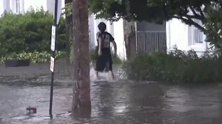 Extreme flooding at Orlando apartment complex near UCF