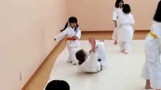 Kawaii little girl & gentle mind of Aikido