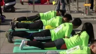 Мировой рекорд: китаец простоял в "планке" 8 часов