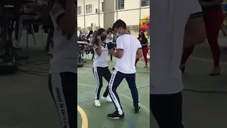 Dançando piseiro na escola #piseiro #luvadepedreiro