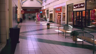 2 Girls 1 Cup Theme (playing in an empty shopping centre)
