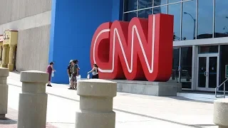 «Видимость объективности»: почему телеканал Fox News поддержал иск CNN против Трампа?