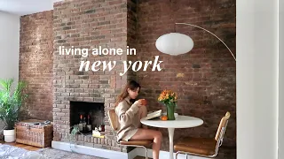 Living Alone in NYC | cozy fall days, life updates & halloween ☕️🍂