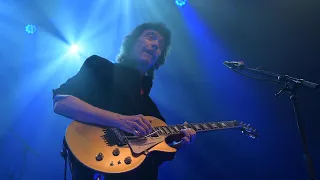 Sena performers European Guitar Award 2022 with Steve Hackett