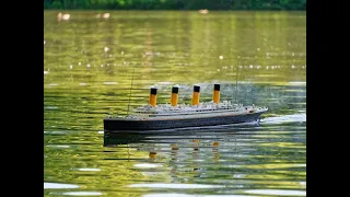 Ausfahrt der RMS Titanic von Trumpeter in 1:200