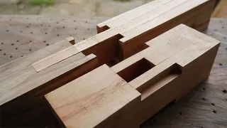 Extreme Strongest Wood Structure Connectors , Hand Cut Three-Way Wood Joints Structure