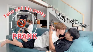 Disturb my boyfriend while he's playing a mobile game🤣 Cute Gay Couple PRANK