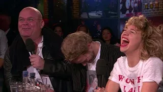 Iedereen in een deuk om gevatte grap van Paul de Leeuw - RTL LATE NIGHT