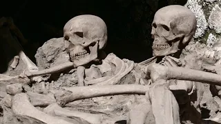 Herculaneum: Skelette in den Bootshäusern