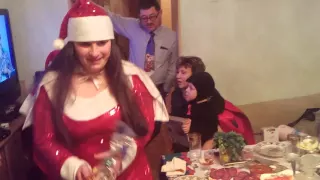 Дед Мороз пришёл к бабе Лене