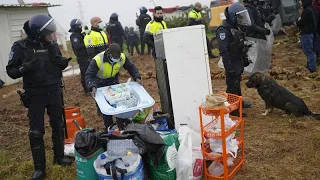 Rendas exorbitantes empurram inquilinos para viver em tendas nos arredores de Lisboa