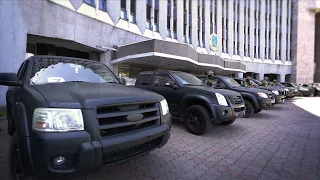 Дніпро передав ще 19 автівок для тероборони і ЗСУ