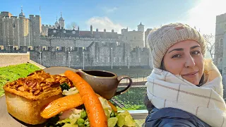 Tower of London + Amazing Meat Pie at British Pub | LONDON TRAVELS