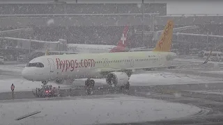 HEAVY SNOWFALL @ Zurich Airport | Landings, Takeoffs, De-Icing | 1 Hour of Planespotting in The Snow