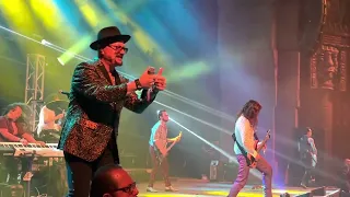 GEOFF TATE AT THE AZTEC THEATER IN SAN ANTONIO, TEXAS ON THE EVENING OF SATURDAY, DECEMBER 17, 2022.