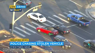 VIDEO: Stolen vehicle suspect flees police, crashes into cars in Pacoima area | ABC7