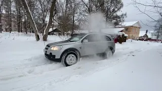 Chevrolet Captiva: проходимость , заснеженная дорога,горка.