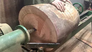 Amazing Wood Carving Art Great work of a carpenter on a lathe