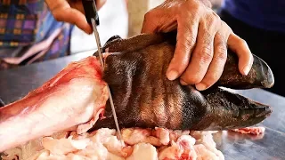 Thai Food - BEEF LEG CUTTING SKILLS Aoywaan Bangkok Thailand