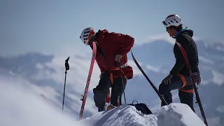 Tuto ski de randonnée : chausser en pente raide par Vivian Bruchez