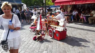 Street Singer in Paris