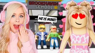 MEETING THE NEW BOY AT SCHOOL IN BROOKHAVEN! (ROBLOX BROOKHAVEN RP)