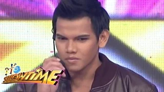 It's Showtime Kalokalike Face 2 Level Up: Taylor Lautner