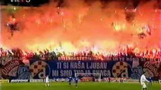 500 Flares/bengalos/bakljade - Dinamo Zagreb stadium up in smoke with flares