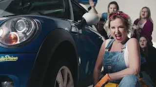Martina Pártlová - Si to udělám sama (Official Video)