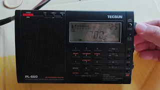 Radio Tecsun PL 660 em funcionamento