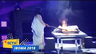 TERPUKAU! Lihat Penampilan Ibu Pengabdi Setan bersama Riana The Sacred di panggung IBOMA 2018