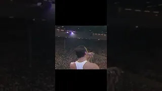 Freddie Mercury | Freddie Mercury и его легендарная распевка | Freddie и фанаты | Queen | #shorts