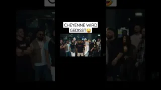 V-Skillz beleidigt Cheyenne als ,,NUTTE,,😱🔥(RAPBATTLE) BIG DIFFERENCE #shorts #vskillz #rapbattle