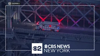 NYPD: Man climbs Williamsburg Bridge cables, snarls morning commute