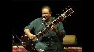 Ustad Shujaat Khan ~ Thumri in Raga Khamaj (Feb 2005)