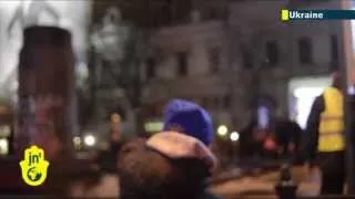 Anti-government protestors flood Kiev central square