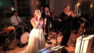 The bride sings "If I Ain't Got You" to her Husband at her own wedding// All Set Creations Weddings