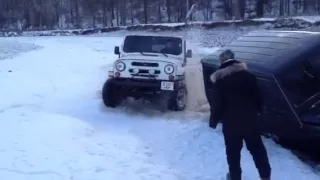 UAZ 469 VS MERCEDES BENZ G CLASS