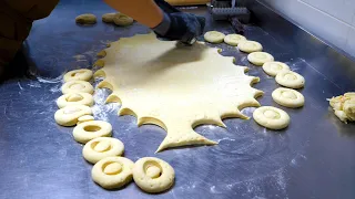 300doughnuts made by a passionate doughnut man!