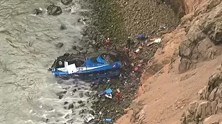 Автобус упал в пропасть в Перу: 36 погибших (новости)