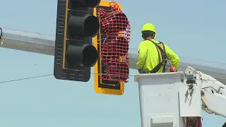 New traffic lights going up in Moline