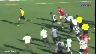 Referee Attacked and Chased by Figueirense Players!