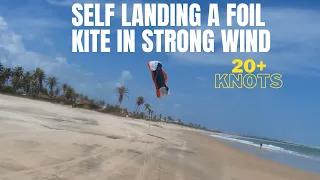 SELF LANDING a FOIL KITE under 20+ knots - Flysurfer Soul 6m - Kitemare