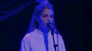 London Grammar - Hey Now (HD) Live In Paris 2013