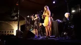 "Cheek to cheek" Eva Fernández i Andrea Motis